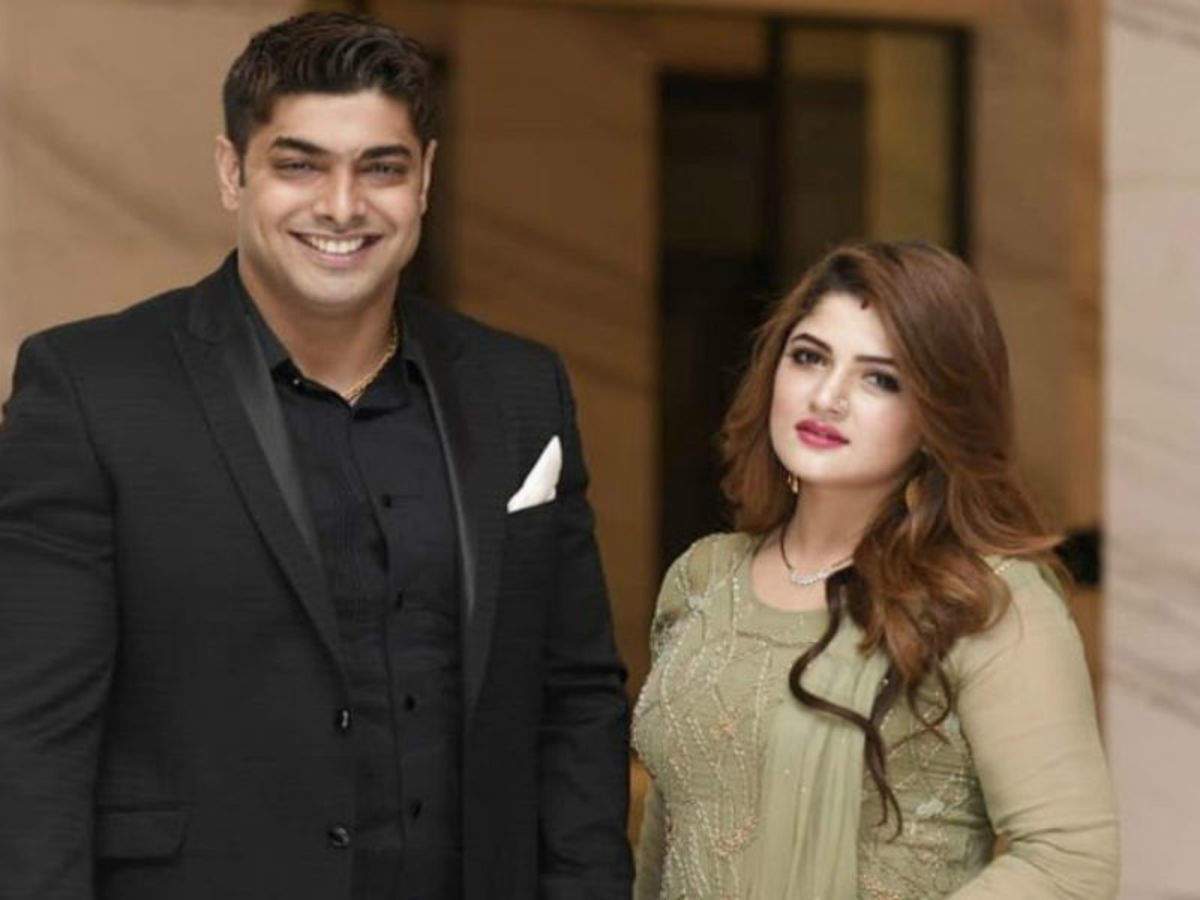 শ্রাবন্তী চ্যাটার্জি, রোশন সিং